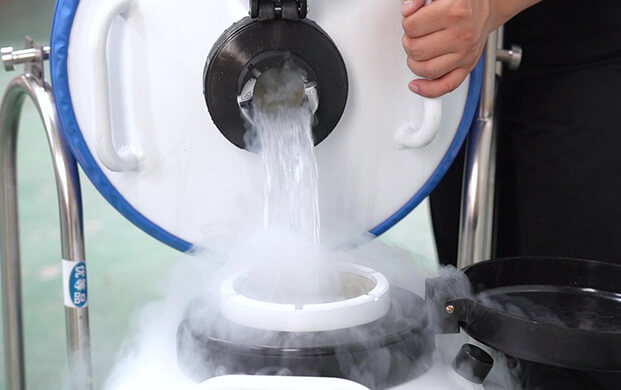便攜式低溫生物容器只裝液氮能用多久？